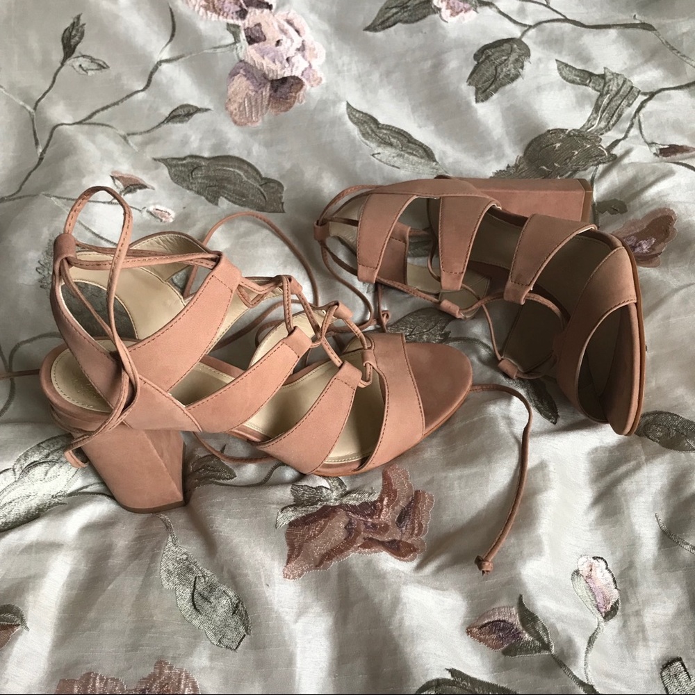 Vince Camuto Strappy Ankle Wrap Block Heel 🐪 - Picture 3 of 4